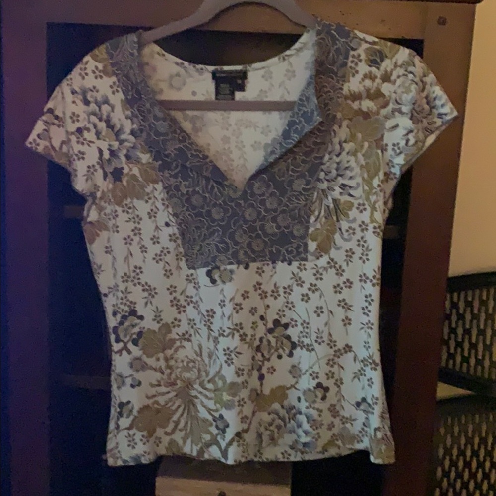 Floral short sleeve top